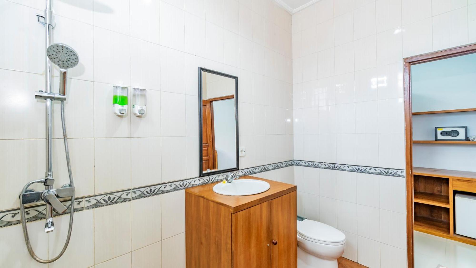 Esty House Hotel Ubud  Ngoại thất bức ảnh