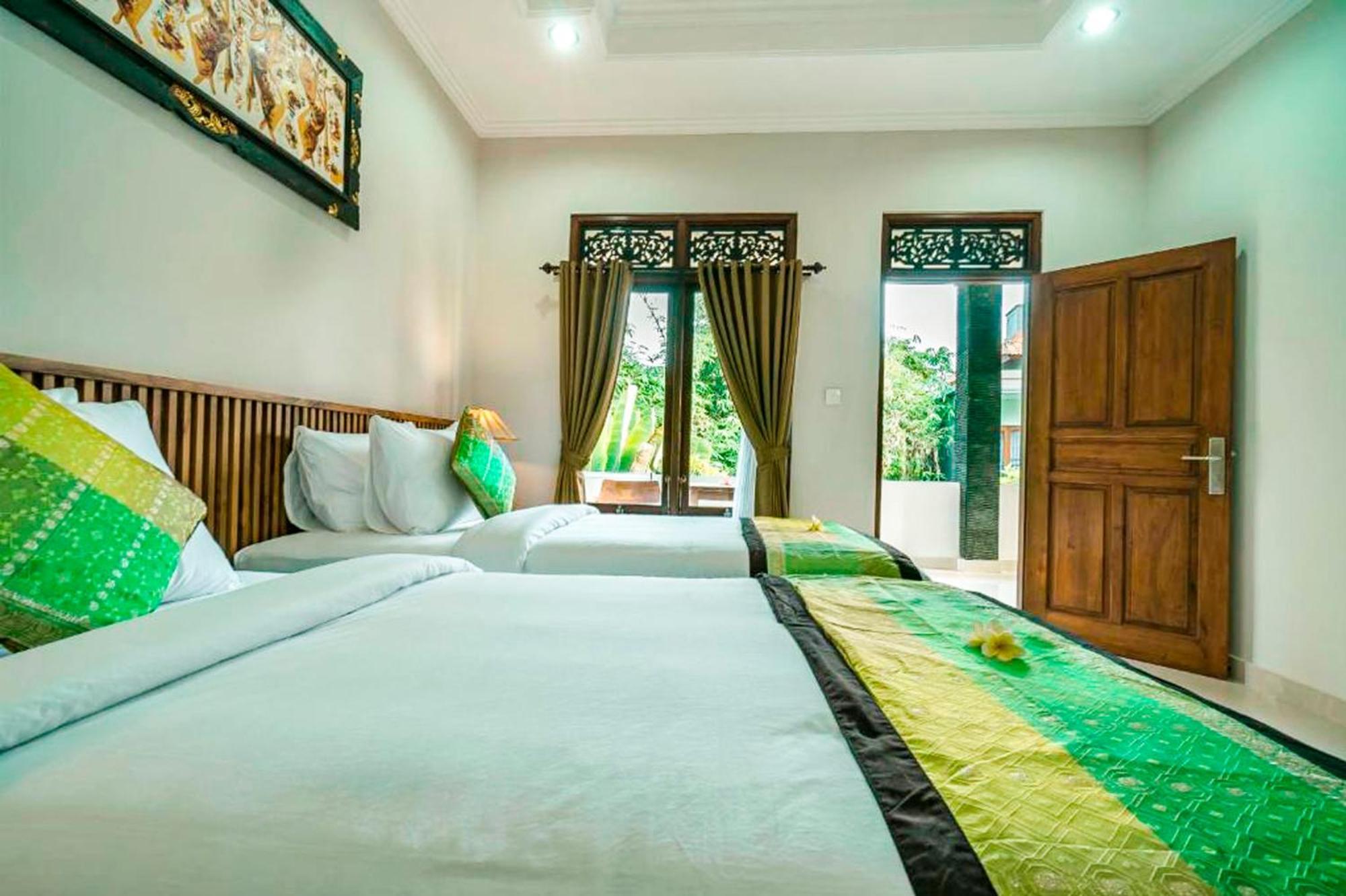 Esty House Hotel Ubud  Ngoại thất bức ảnh