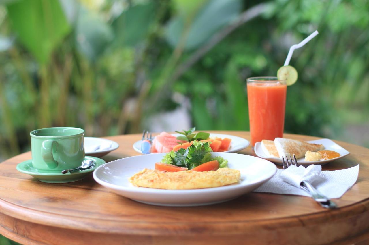 Esty House Hotel Ubud  Ngoại thất bức ảnh